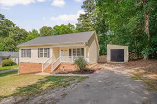 416 Creekbluffs Dr, Fuquay Varina, NC 27526 - Photo 4