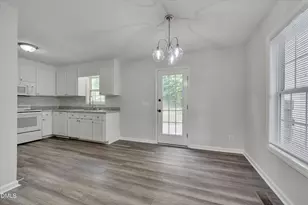 416 Creekbluffs Dr, Fuquay Varina, NC 27526 - Photo 14