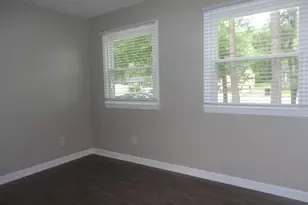 137 W Barbee St, Zebulon, NC 27597 - Photo 6