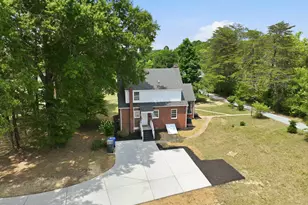 227 W Corbin St, Hillsborough, NC 27278 - Photo 14
