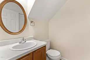 1708 Township Cir, Raleigh, NC 27609 - Photo 10