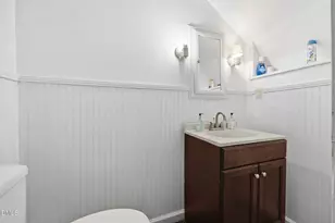 845 S Williams St, Henderson, NC 27536 - Photo 18