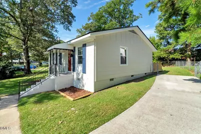 120 Southgate Drive, Roanoke Rapids, NC 27870 - Photo 2
