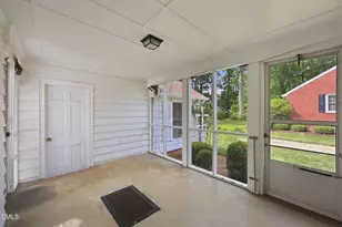 203 Hillcrest Dr, Oxford, NC 27565 - Photo 4