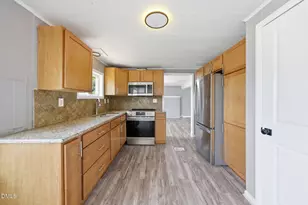 320 E Earp St, Holly Springs, NC 27540 - Photo 10