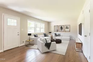 204 W Johnson St, Cary, NC 27513 - Photo 2