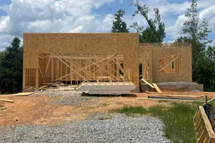 611 Melrose Ct, Sanford, NC 27330 - Photo 2