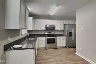 104 Roundtree Ct, Clayton, NC 27520 - Photo 6