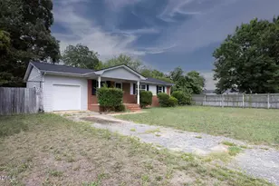 529 Clifford Ave, Fayetteville, NC 28314 - Photo 2