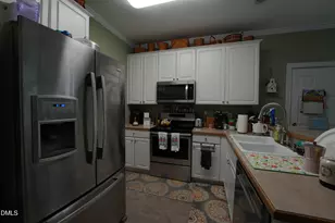 2002 Charlion Downs Ln, Apex, NC 27502 - Photo 4