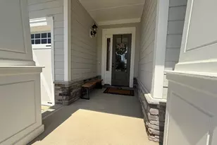 108 Acorn Xing Rd, Holly Springs, NC 27540 - Photo 4