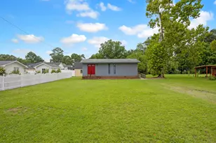 207 Price St, Pine Level, NC 27576 - Photo 4