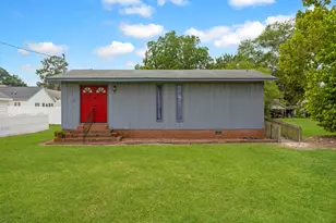 207 Price St, Pine Level, NC 27576 - Photo 1