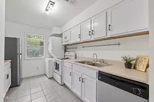 213 Schultz St, Chapel Hill, NC 27514 - Photo 8
