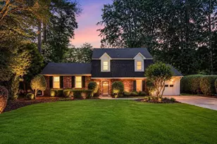 516 Blakewood Dr, Raleigh, NC 27609 - Photo 2