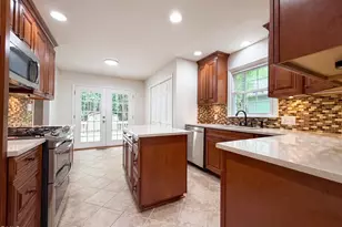 2408 White Oak Cir, Clayton, NC 27520 - Photo 6