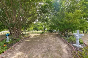 46 Richmond Dr, Clayton, NC 27527 - Photo 2