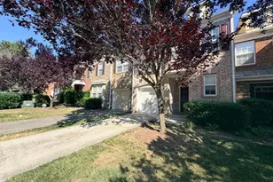 1061 Remington Oaks Cir, Cary, NC 27519 - Photo 2
