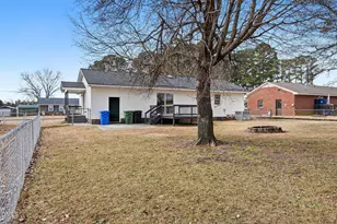 1120 W Pope St, Benson, NC 27504 - Photo 20