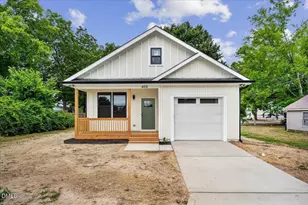 408 S Brevard St, Selma, NC 27576 - Photo 2