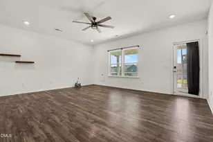 110 Benson Vlg Dr, Benson, NC 27504 - Photo 10