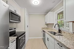 119 Carmichael Ct, Cary, NC 27511 - Photo 10
