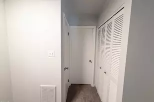 1041 Nottingham Ct, Cary, NC 27511 - Photo 12