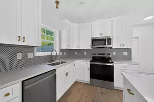 345 Birch Ave, Spring Lake, NC 28390 - Photo 2