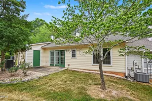 6802 Fairpoint Ct, Raleigh, NC 27613 - Photo 16