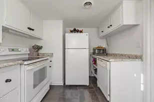 1030-A Nichols Dr, Raleigh, NC 27605 - Photo 12