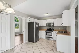 4504 Emmit Dr, Raleigh, NC 27604 - Photo 8