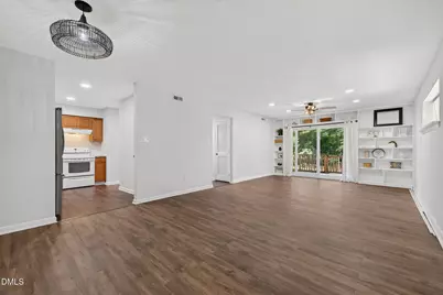 546 Pine Ridge Place, Raleigh, NC 27609 - Photo 2