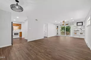 546 Pine Ridge Pl, Raleigh, NC 27609 - Photo 2