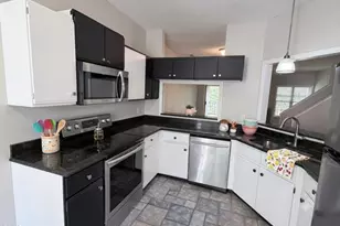 6011 Winterpointe Ln, Raleigh, NC 27606 - Photo 2