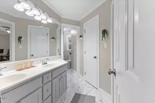 105 Morninghills Ct, Cary, NC 27518 - Photo 38