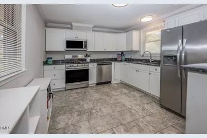 416 E Griswold Street, Selma, NC 27576 - Photo 8