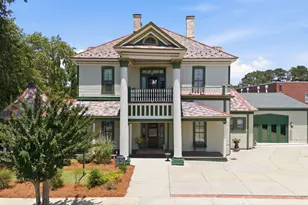 201 E Hill St, Benson, NC 27504 - Photo 2