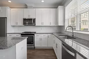 210 Asher Springs Cir, Fuquay-Varina, NC 27526 - Photo 6