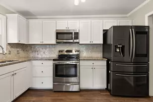 102 Greenwood Cir, Smithfield, NC 27577 - Photo 6