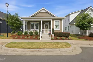 135 Village Walk Dr, Clayton, NC 27527 - Photo 2