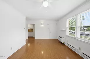 635 Daniels St, Raleigh, NC 27605 - Photo 8