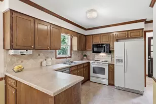 7312 Deer Track Dr, Raleigh, NC 27613 - Photo 6