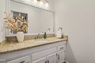 3736 Yorktown Pl, Raleigh, NC 27609 - Photo 18