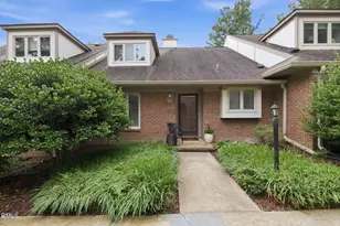 127 Essex Dr, Chapel Hill, NC 27514 - Photo 2