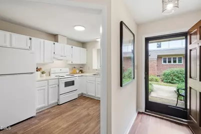 127 Essex Drive, Chapel Hill, NC 27514 - Photo 4