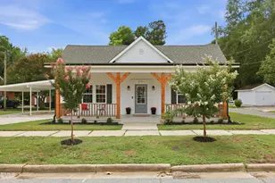 213 W Parrish Dr, Benson, NC 27504 - Photo 1