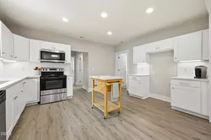 213 W Parrish Dr, Benson, NC 27504 - Photo 8