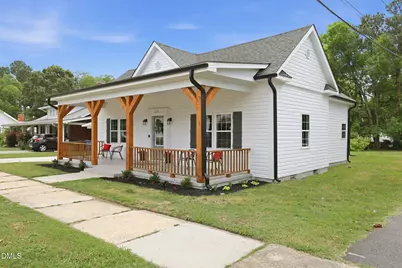 213 W Parrish Drive, Benson, NC 27504 - Photo 2
