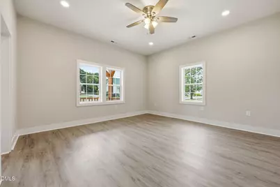 213 W Parrish Drive, Benson, NC 27504 - Photo 6