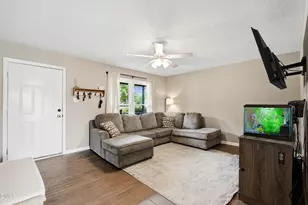 101 Stephenson Rd, Benson, NC 27504 - Photo 6